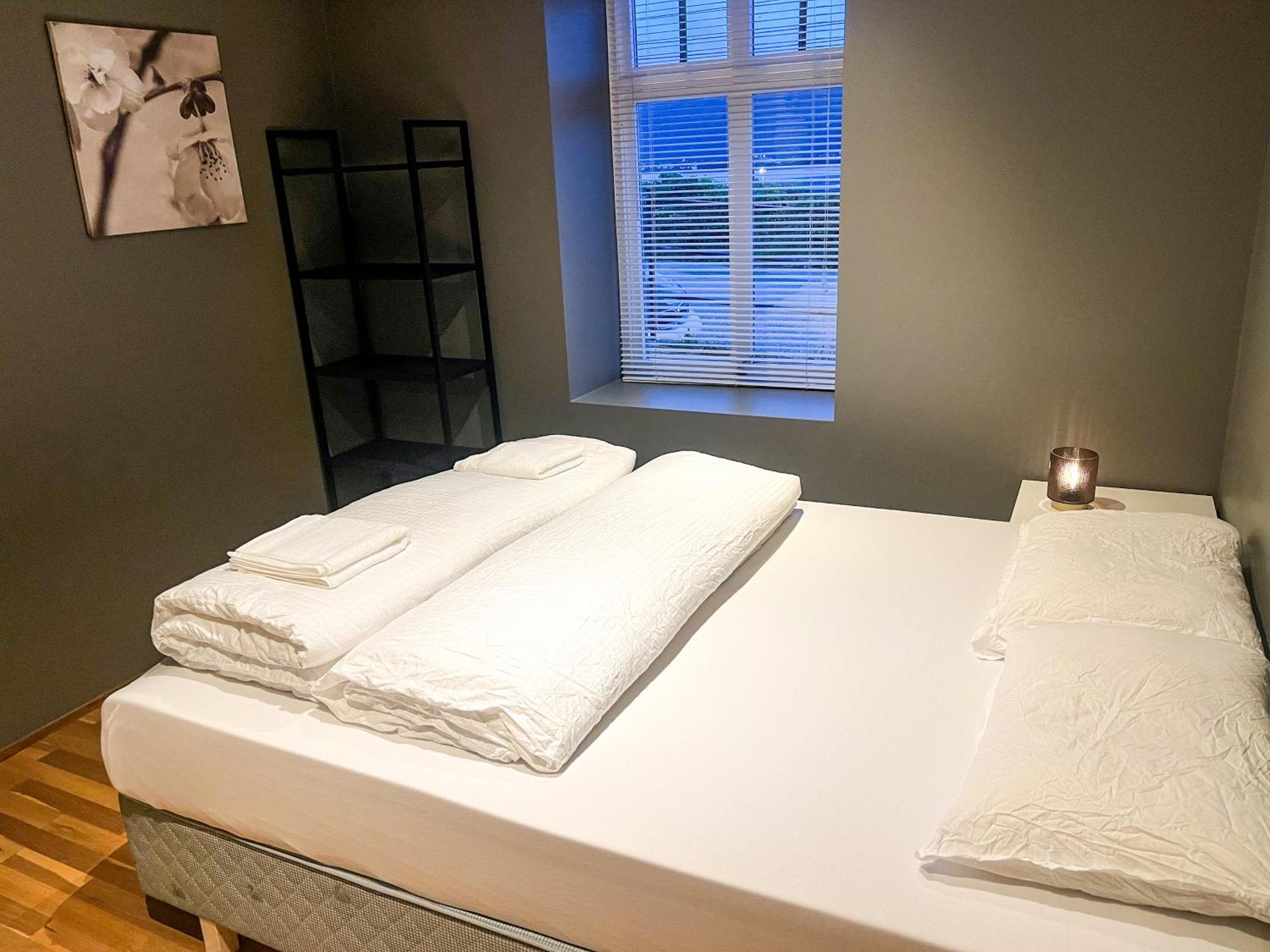 Two-Bedroom City Apartment With Fire Place, Free Parking And Fjordview Terrace - Calm And Central Alesund Bagian luar foto